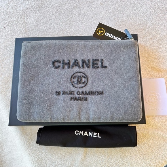 CHANEL DEAUVILLE LARGE OVERSIZED CLUTCH POUCH GRAY DENIM, BLACK SEQUINS LIKE NEW - Picture 1 of 9